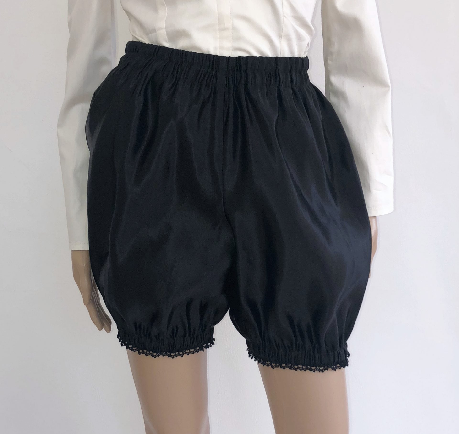 Vorderansicht_kurze_Bloomers_schwarz